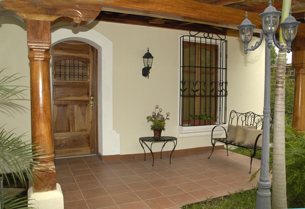 Altos De Fontana Hotel Managua Kamer foto